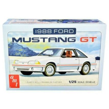 1/25 AMT 1988 Ford Mustang GT 5.0 Foxbody Plastic Model Car Kit AMT1216M
