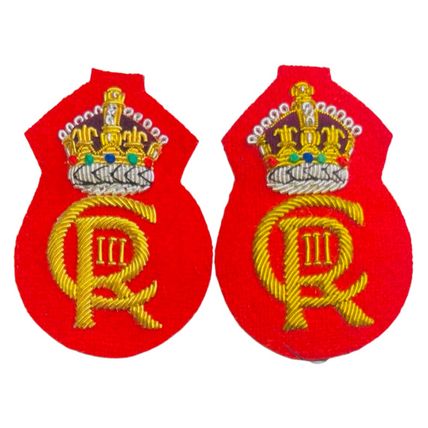 NEW UK BRITISH KING CHARLES CORONATION HAND EMBROIDERED GOLD BULLION BADGES PAIR