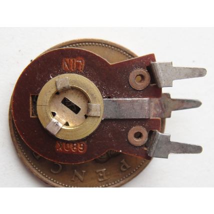 Large 680KΩ Vertical Preset Trimmer Variable Resistor Potentiomter New Old Stock