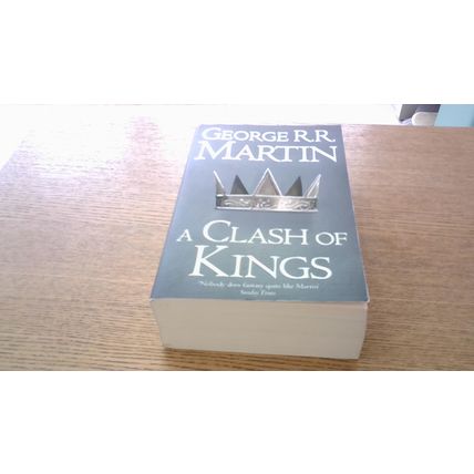 A CLASH OF KINGS. George R.R. Martin (Paperback) Harper Collins (2011)