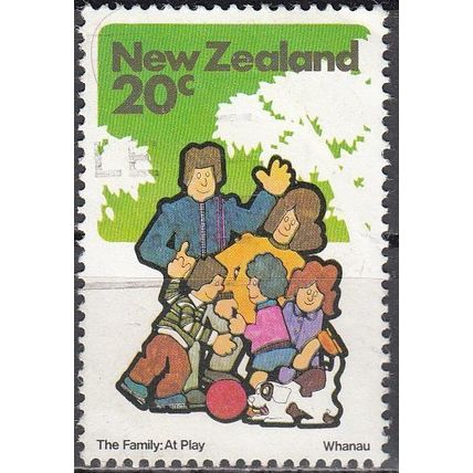 New Zealand 1981 Michel 818 O Cote (2005) 0.20 Euro Famille jouant