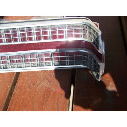 1968 CHRYSLER NEW YORKER RH TAILLIGHT COMPLETE OEM #2853446