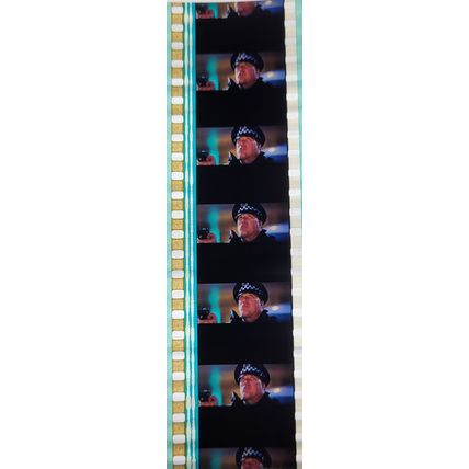 Pk GEB - i - MIX - d097S . 1 STRIP OF 5 - 35MM FILM CELLS. ( WANTED )