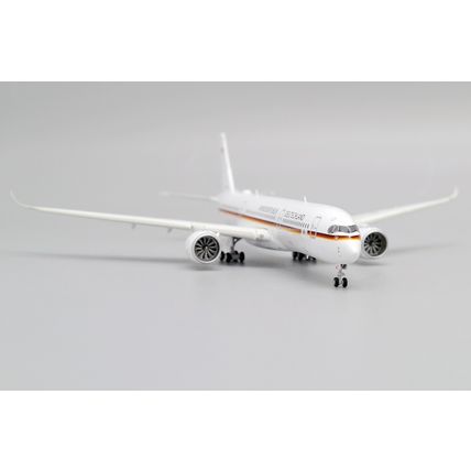 JC WINGS JCLH4246A 1/400 GERMAN AIR FORCE A350 REG: 10+01 FLAP DOWN W/ANTENNA