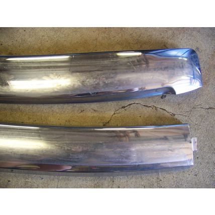 1971 FORD LTD CONVERTIBLE FRONT WINDOW TOP OUTSIDE WINDSHIELD TRIM