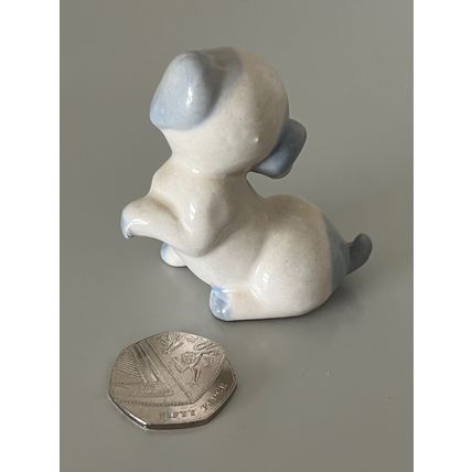 VINTAGE CERAMIC BLUE & WHITE PUPPY DOG