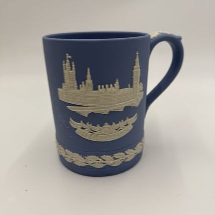 Vtg Wedgwood Christmas 1974 Blue Jasperware Parliament Mug England Commemorative