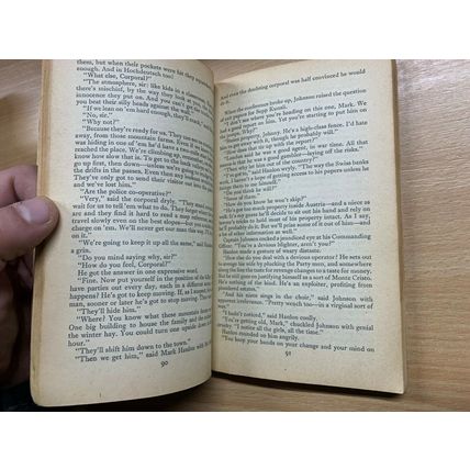 1963 MORRIS WEST "THE SECOND VICTORY" WW2 FICTION PAPERBACK BOOK (P2)