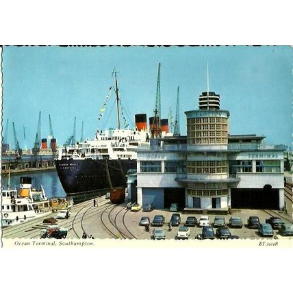 Cunard RMS QUEEN MARY Southampton Postcard (Valentine ET.3024R)