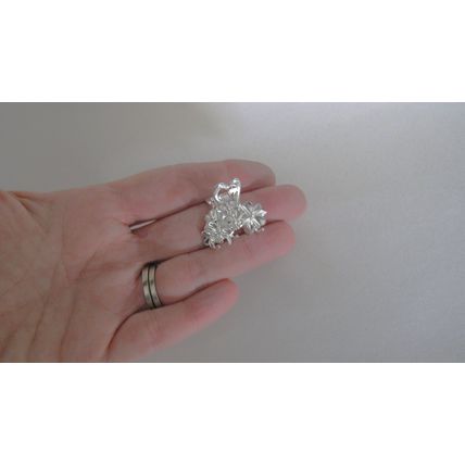 Small mini light silver metal daisy flower hair claw clip