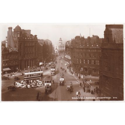 EC825 SHEFFIELD TOWN HALL SQUARE . R/P POSTCARD