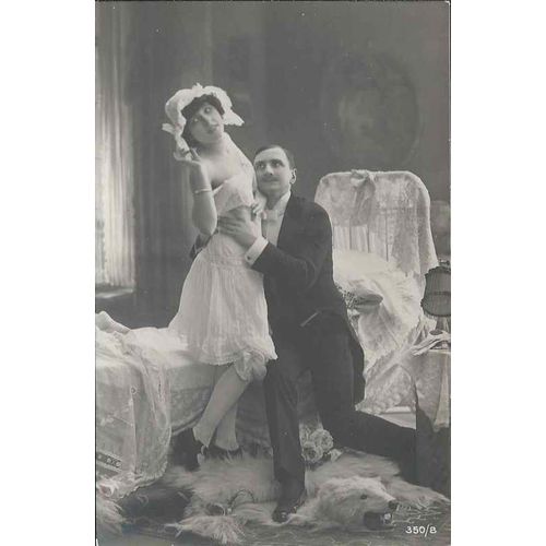 EROTIC RISQUE EDWARDIAN COUPLE in BED Real PHOTO RP c.1910 MINT