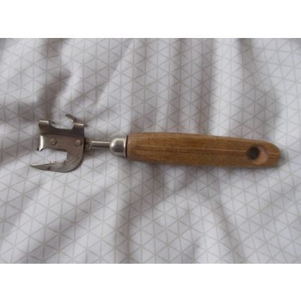 CAN OPENER VINTAGE REG 824822 (0201) VINTAGE
