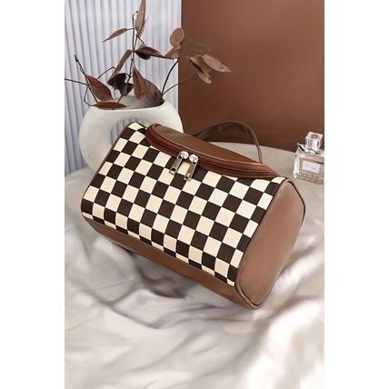 Black Checkered PU Leather Zipper Makeup Bag