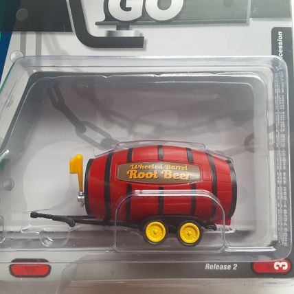Johnny Lightning Tow & Go 2003 Ford F-250 & Root Beer Barrel Trailer Black