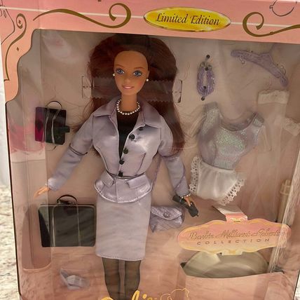 Mattel 1997 Barbie Millicent Roberts Perfectly Suited Doll Fashion Set #17567
