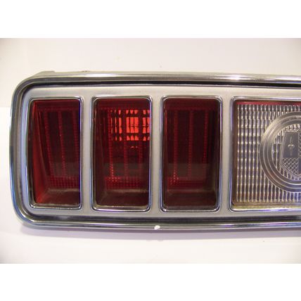 1977 DODGE ROYAL MONACO RH TAILLIGHT ASSY COMPLETE OEM NICE