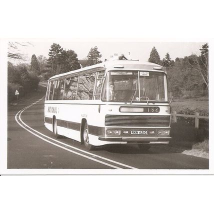 Black & White Photograph of Maidstone & District Motor Services Ltd. - RKM 621G