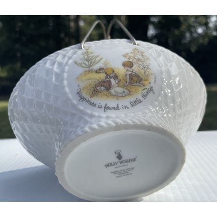 VTG HOLLY HOBBIE PORCELAIN BASKET W/ WIRE HANDLE & CERAMIC JAR W/LID -SUNFLOWERS