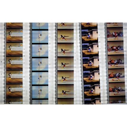 Mickey Mouse. Pk MULTI AKF - A013m . - 5 STRIPS OF 5 - 35MM FILM CELLS