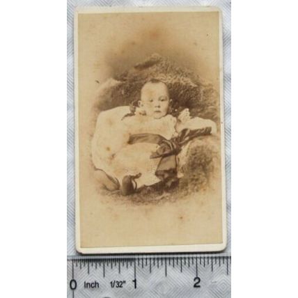 Carte-de-visite of a baby