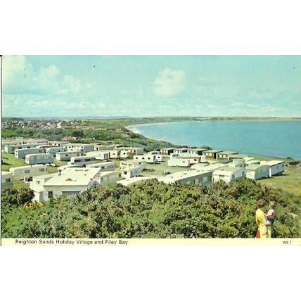 Yorkshire REIGHTON SANDS Holiday Village Postcard (Dennis RS.1)