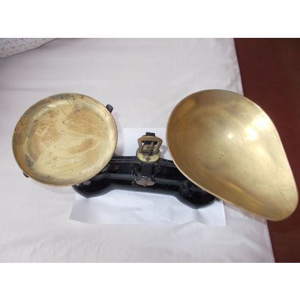 IBRASCO VINTAGE KITCHEN SCALES (14/01) # # #