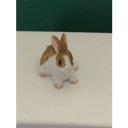 Rabbit Brown & White - sitting 1:12th Dolls House Miniature