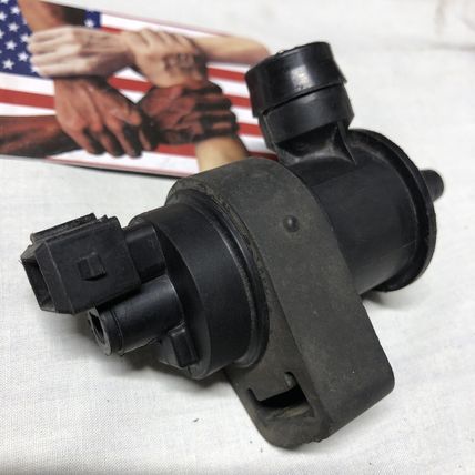 Volvo S60 S80 V60 V70 XC 60 70 90 Land Rover LR2 Purge Valve 8653857 LR003489