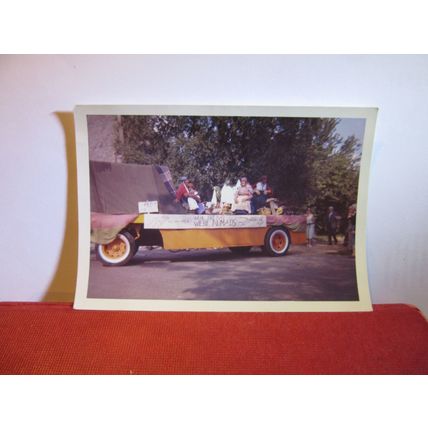 UNKNOW CARNIVAL, FLOAT .. "NOMADS" vintage photograph dated 1961 =