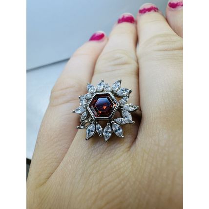 Ring Bomb Party Sz8 RBP Flower W/ Red Hexagon Gem Rhodium P Band *Missing A Gem*