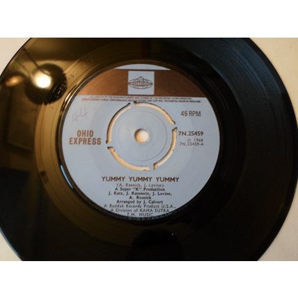 7"1968. OHIO EXPRESS .YUMMY YUMMY YUMMY. PYE 7.N15459. ZIG ZAG. EXCELLENT