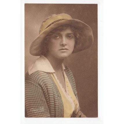 Actress Miss Gladys Cooper 1915 Postcard 1047/1