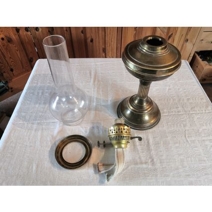 Antique/Vintage Brass & Glass Oil Lamp with Dual Wicks - Excellent Condition