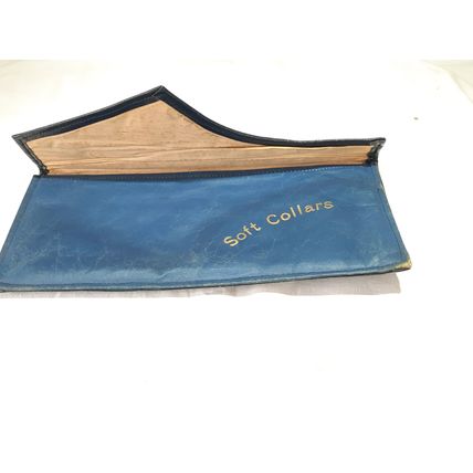 Vintage1950's Soft Collar Holder