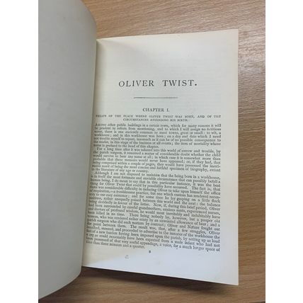 1892 CHARLES DICKENS "OLIVER TWIST" ILLUSTRATED FICTION ANTIQUE BOOK (P4)