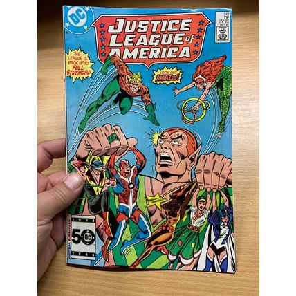 DC COMICS JUSTICE LEAGUE OF AMERICA #243 OCT 1985 (NM) COMIC (LL)