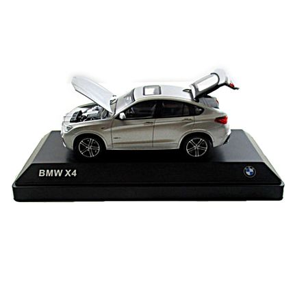 BMW X4 (F26) YEAR 2015 SILVER HERPA SCALE 1:43