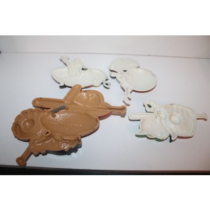 Vtg Boys Room Wall Plaques Decor 4 Sports Set Football Basketball Baseball Gift