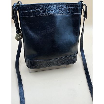 A Very Cute Rare Vintage Black Leather Brahmin Crossbody Handbag