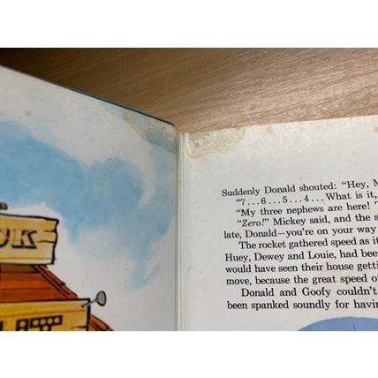 1970 WALT DISNEY'S DONALD DUCK THE POP UP ASTRONAUT VINTAGE HARDBACK BOOK (P4)