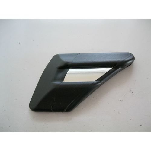 REAR WING MOULDING NEW 78879-01R02 NISSAN Prairie