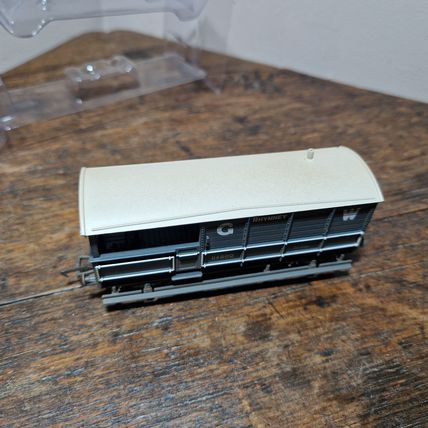 Bachmann OO Gauge 33-301B 20 Ton Toad Brake Van GWR D/Grey 'Rhymney' Weathered
