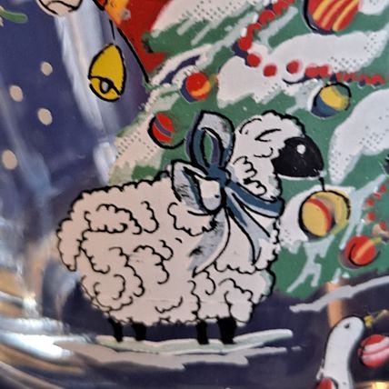 Lot 4 International COUNTRY CHRISTMAS Glass TUMBLERS 10 oz Juice Farm 5 1/2"