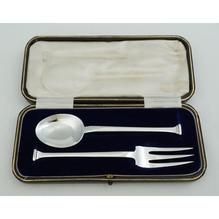 Cased Sterling Silver Christening Set, Sheffield 1915/6, silver 51g.