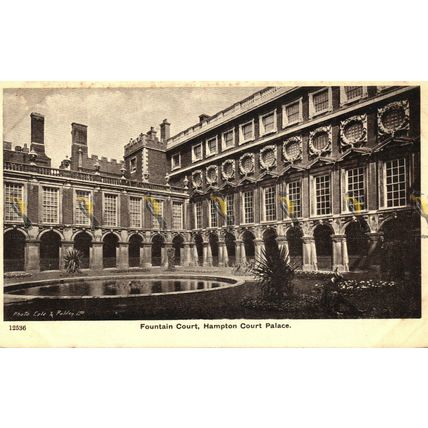Fountain Court, Hampton Court Palace, Surrey, GP Postcard