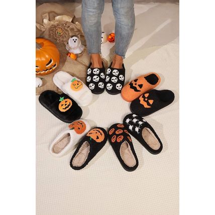 Black Halloween Pumpkin Print Plush Slippers