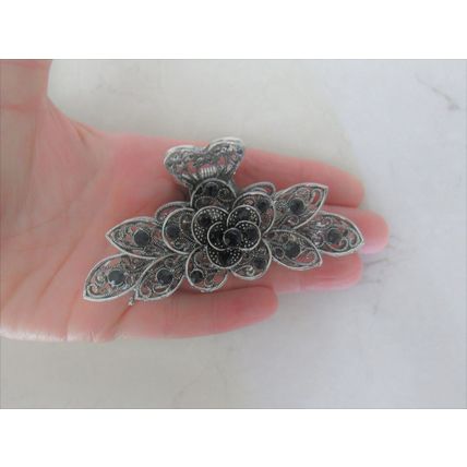 Silver metal flower blue crystal hair claw clip bridal clip medium/fine hair