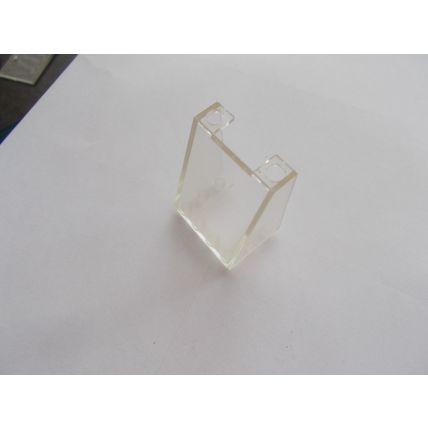 LEGO/TRUCK WINDOW (04/01)