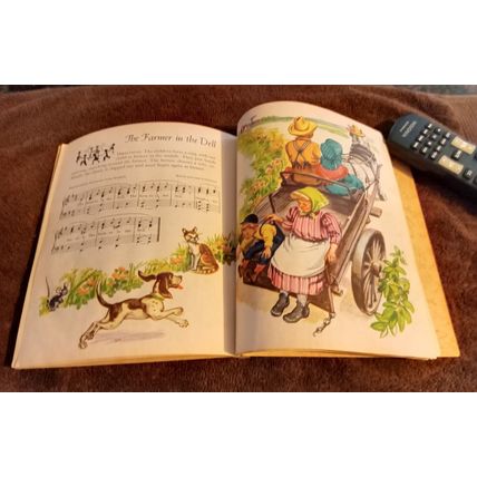 Old Vintage Original Little Golden Book Singing Games (E) Fifth Edition 1947